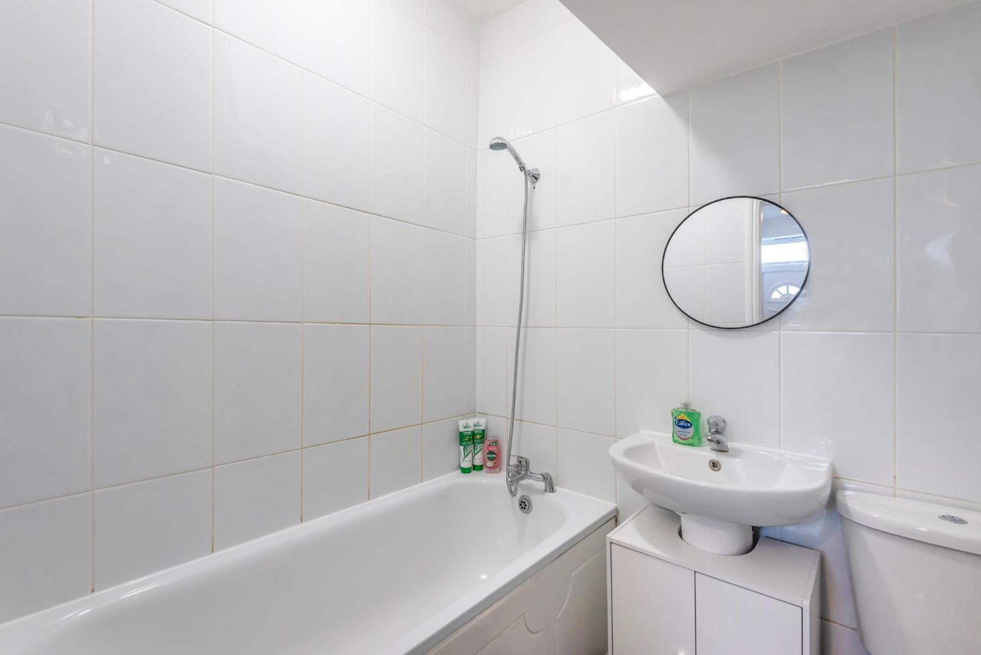 Modern Family Home W/Wi-Fi, Netflix, Self Check-In London Exteriör bild