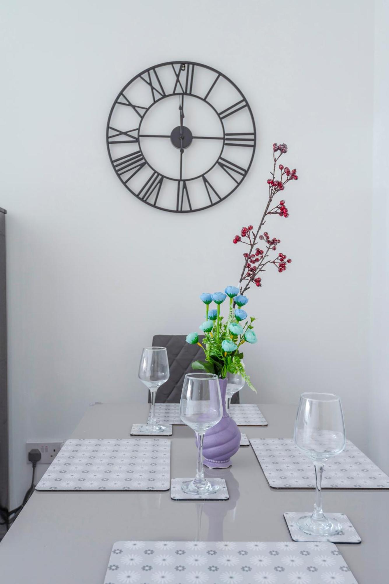 Modern Family Home W/Wi-Fi, Netflix, Self Check-In London Exteriör bild