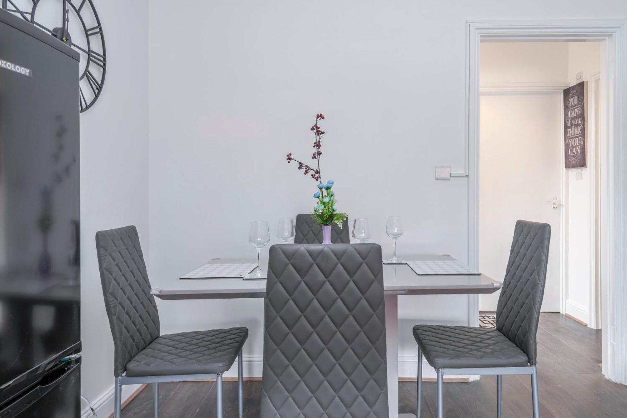 Modern Family Home W/Wi-Fi, Netflix, Self Check-In London Exteriör bild