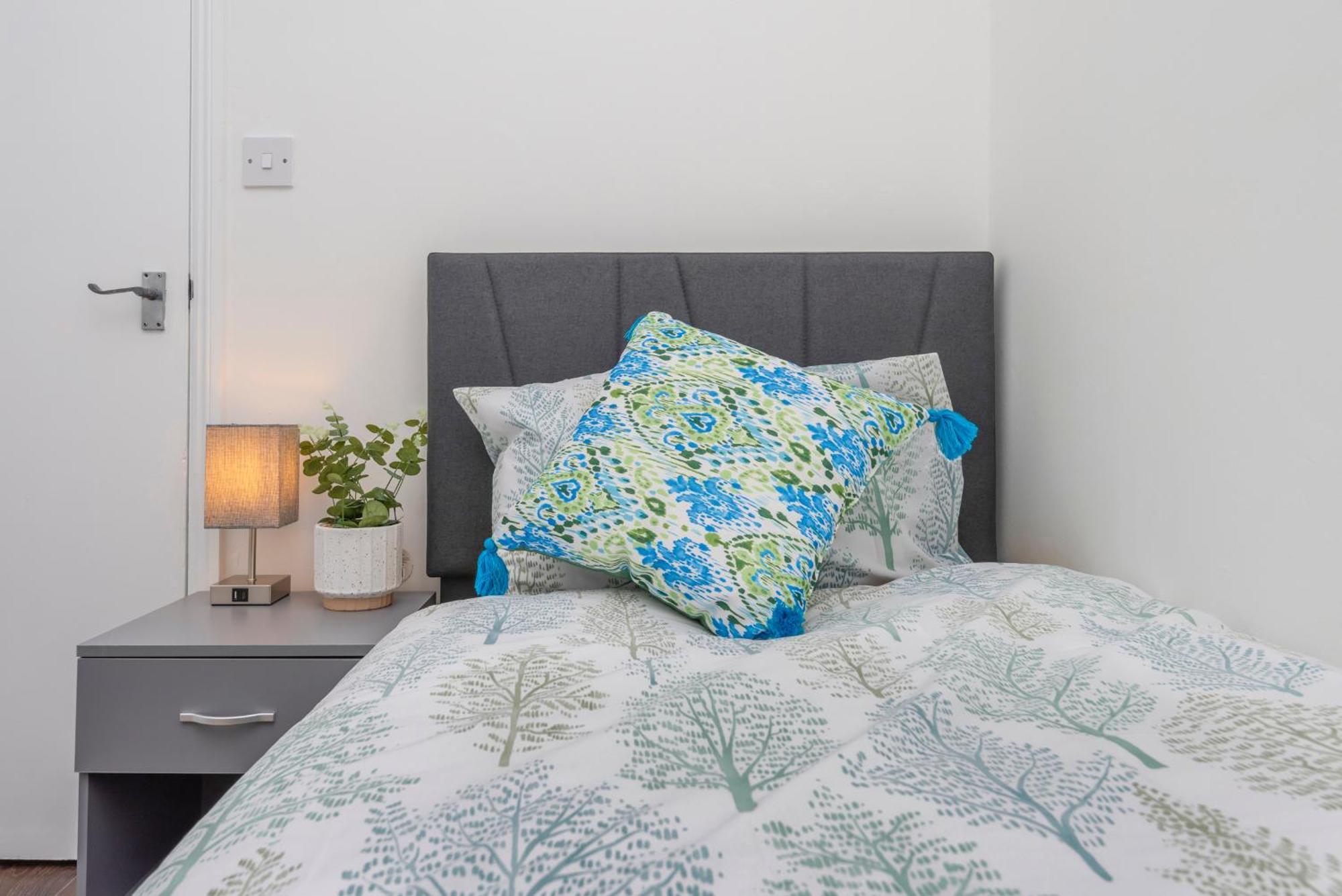 Modern Family Home W/Wi-Fi, Netflix, Self Check-In London Exteriör bild