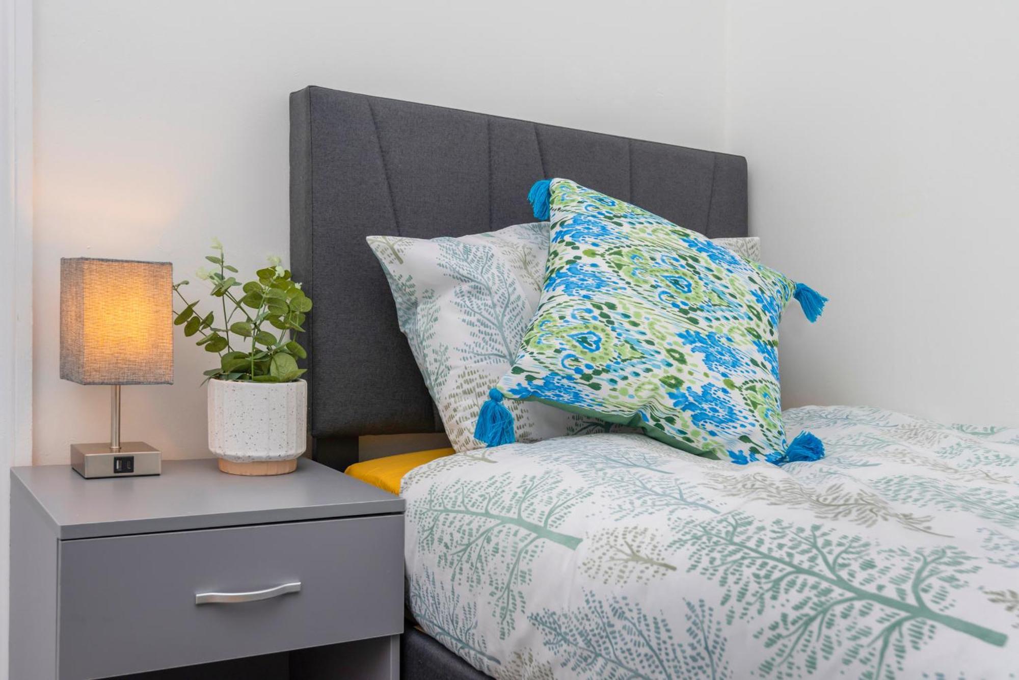 Modern Family Home W/Wi-Fi, Netflix, Self Check-In London Exteriör bild